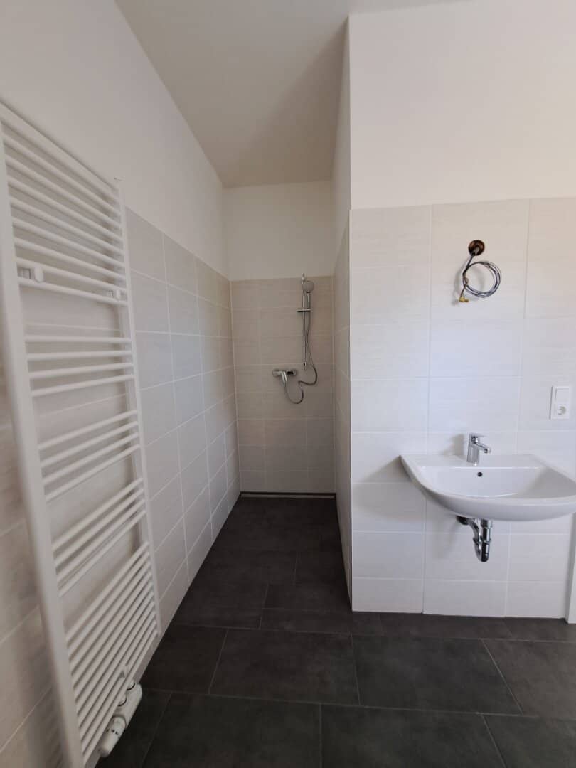 Lichtdurchflutete, moderne Wohnung mit Lift und Garagenstellplatz