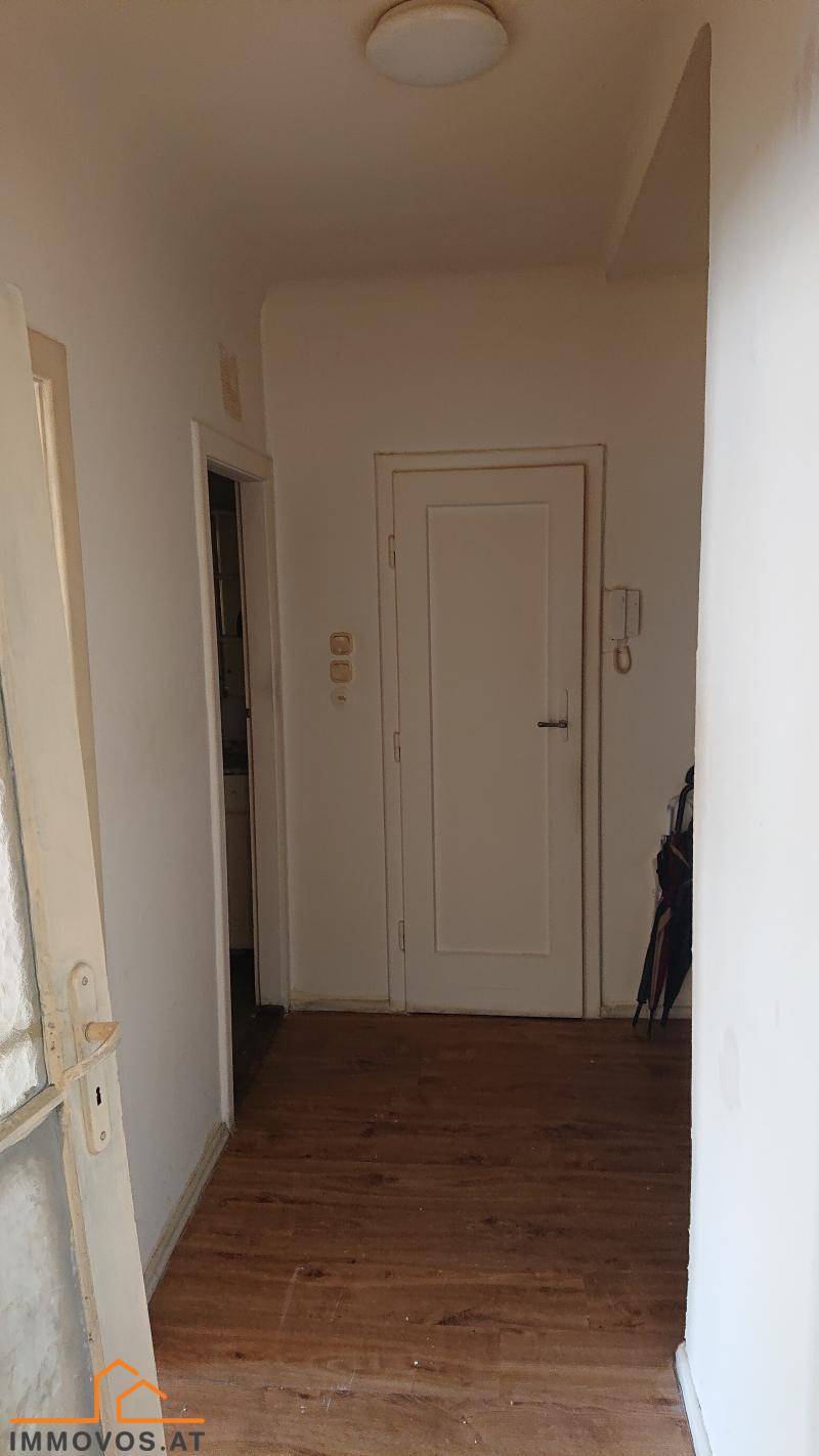 Bright apartment in a fully renovated building with separate kitchen
