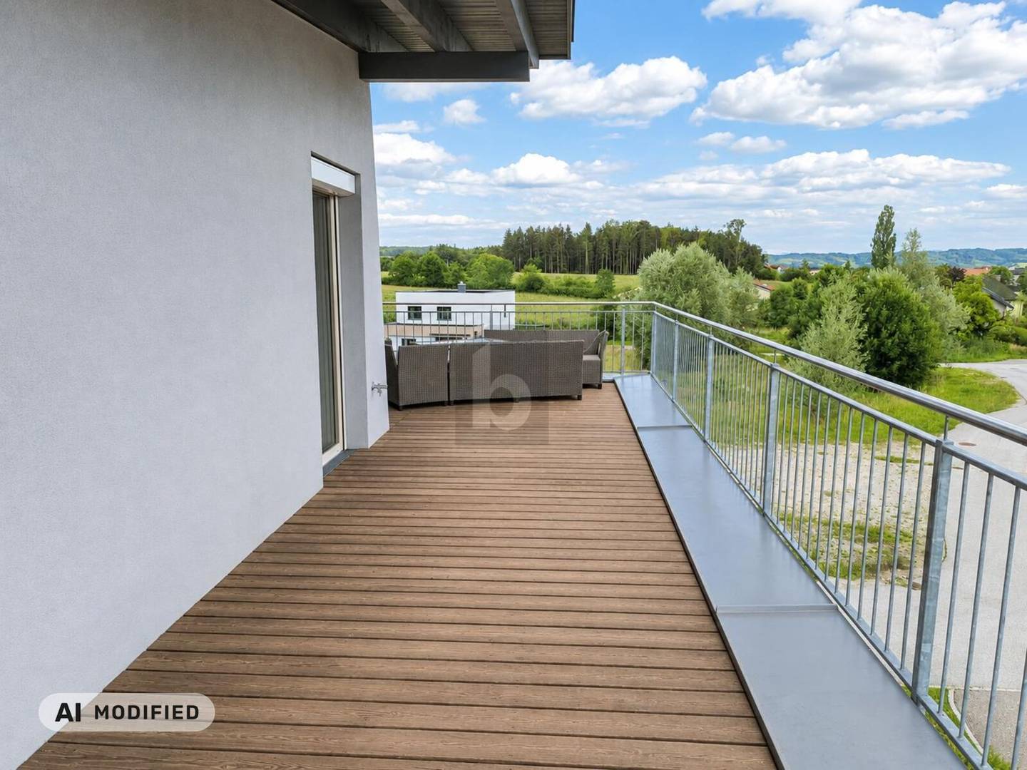 Penthouse with large roof terrace and wide view
