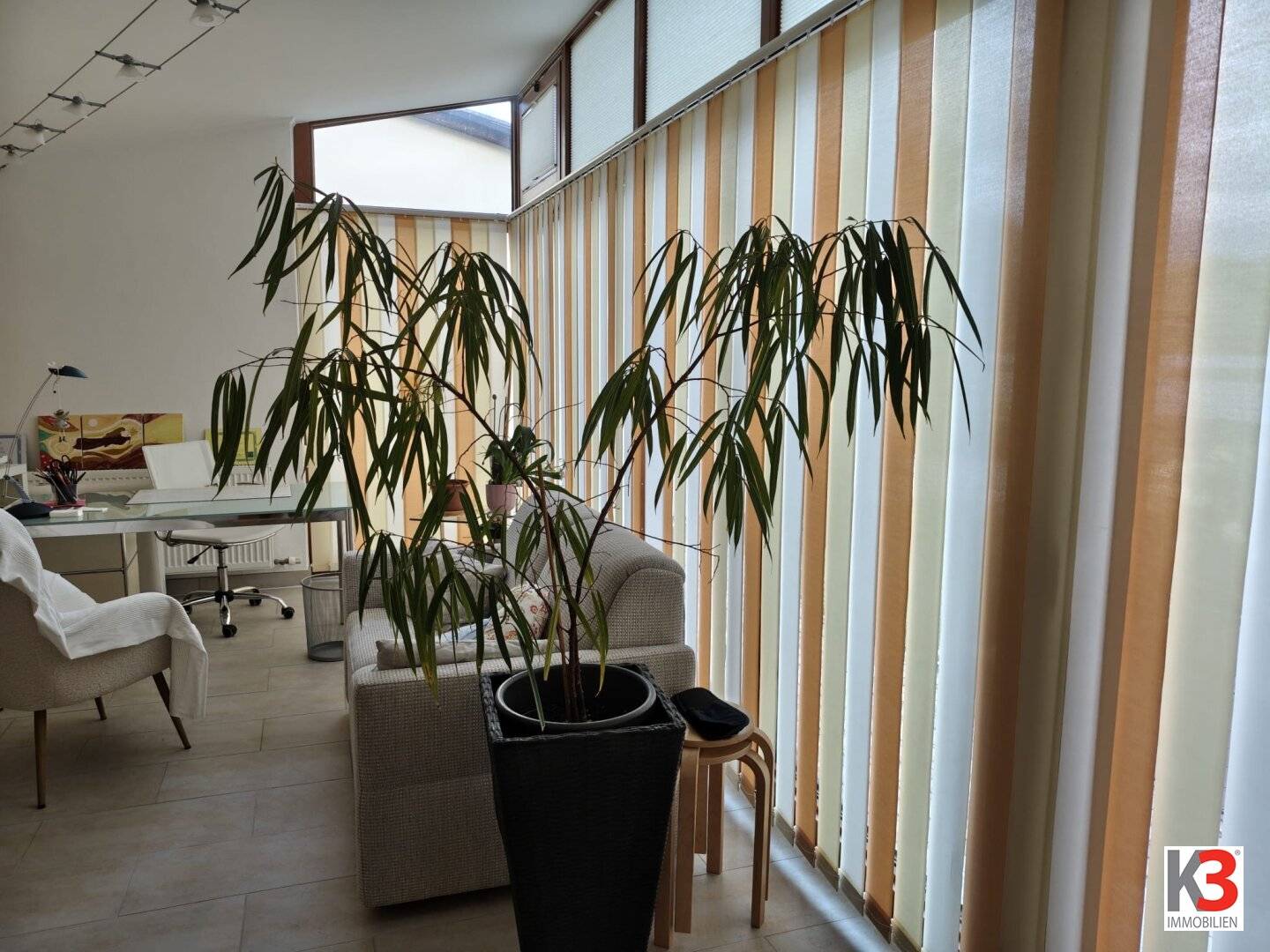 Tolle Liegenschaft mit Wintergarten, eigenem Brunnen und Doppelgarage in absoluter Ruhelage