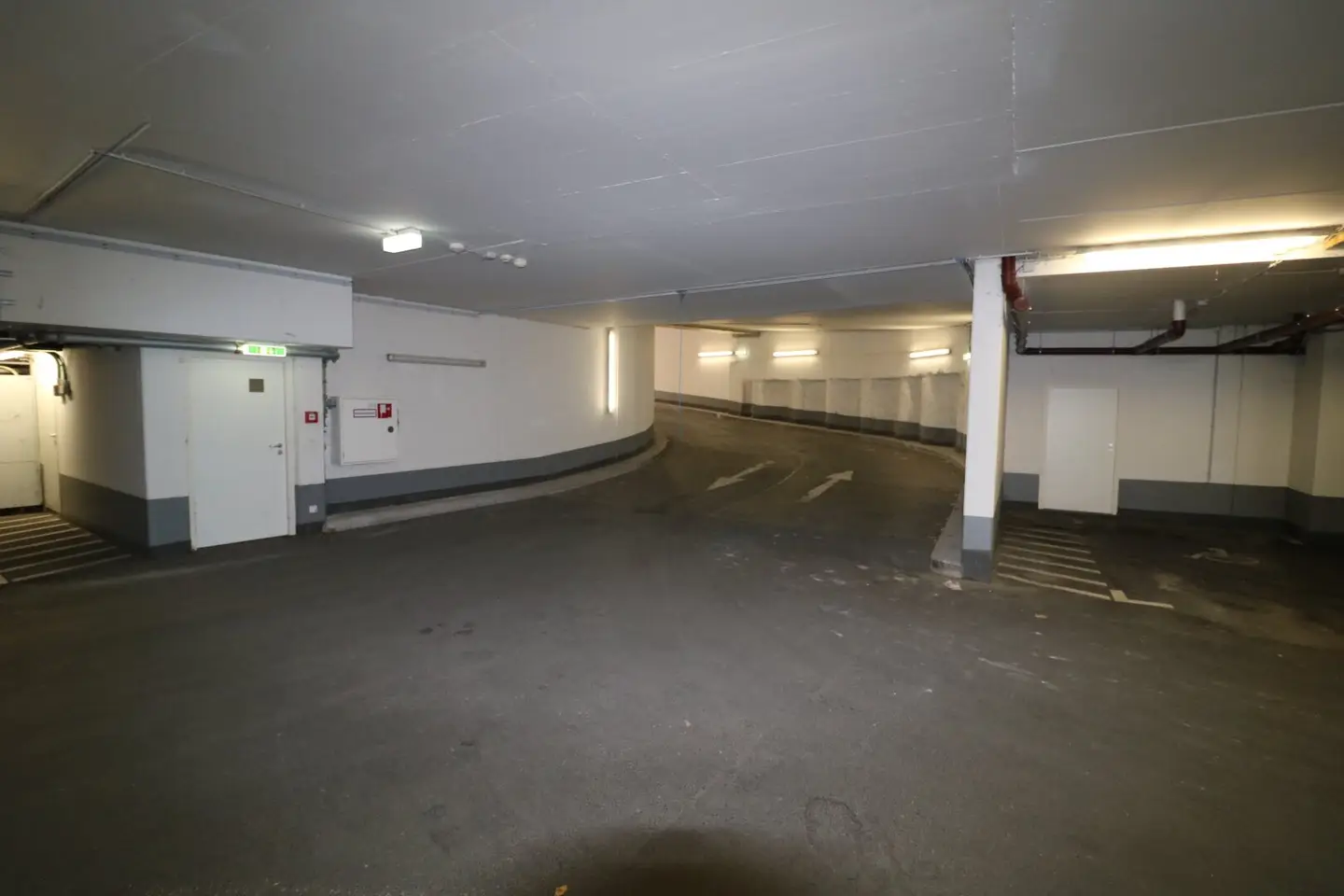 1060, geräumige Tiefgaragenplätze Nähe U6 Gumpendorfer Straße
