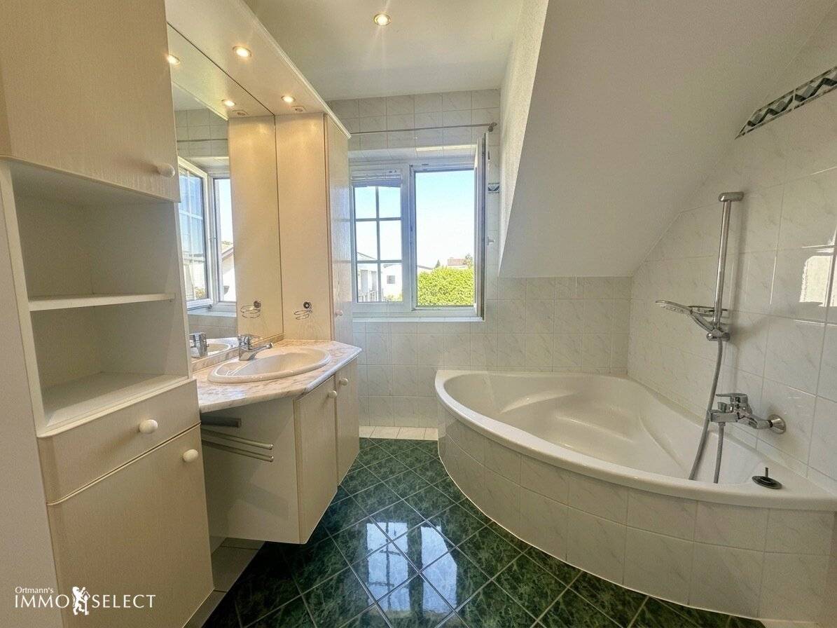 Spacious 5-room maisonette with large terrace and garden use