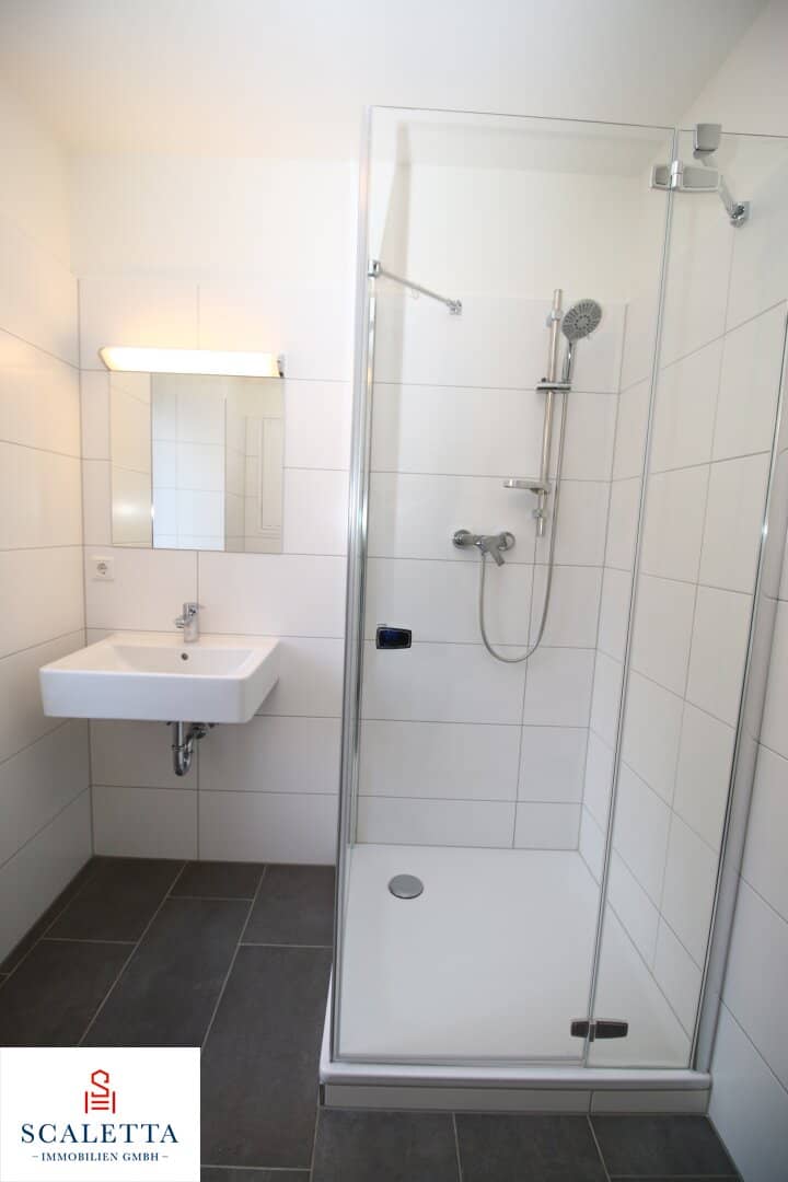 Modern 2-room garden apartment with terrace and parking space in Salzburg, ground floor