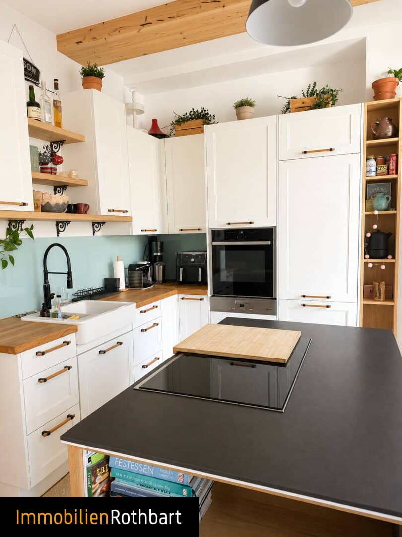 Spacious 5-room apartment with 2 balconies in Graz