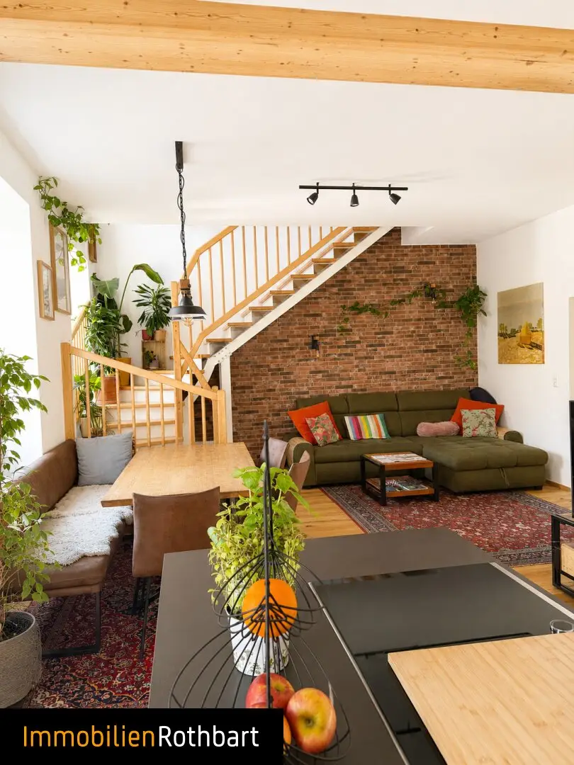Spacious 5-room apartment with 2 balconies in Graz