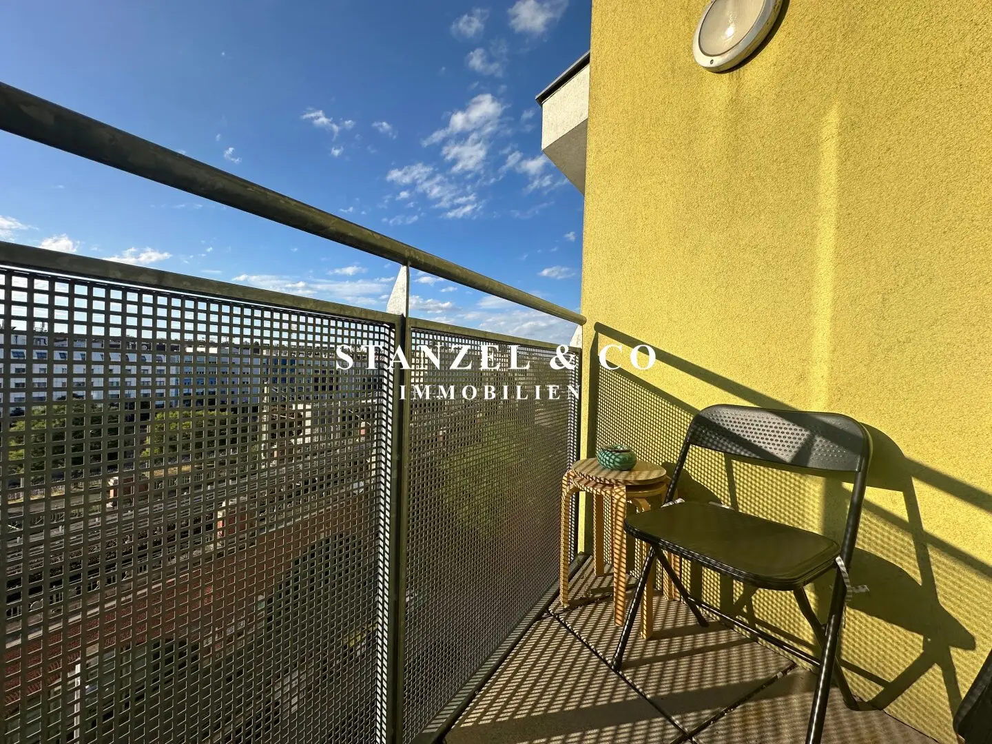 SONNIGES APARTMENT MIT BALKON IN ZENTRALER RUHELAGE