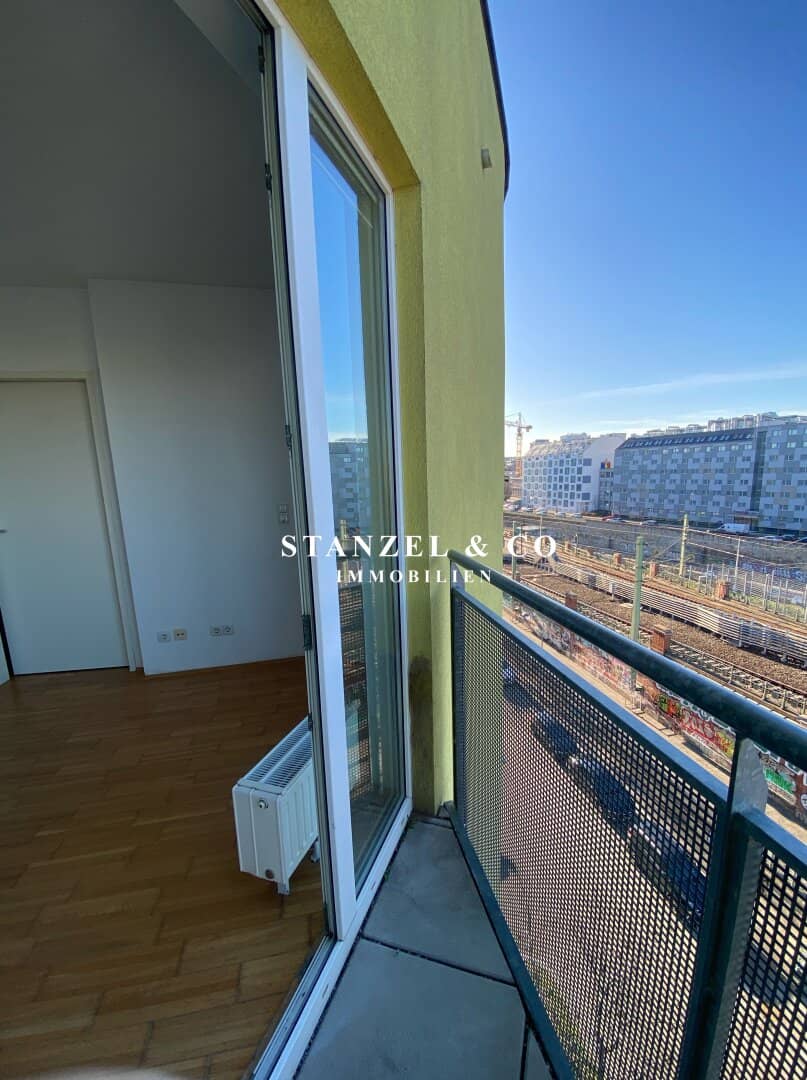 Sunny apartment with balcony in central quiet location