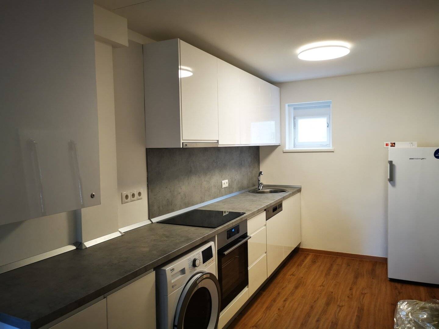 Flatshare room 1 min from U1 Troststraße All inclusive € 579/room Ideal for single or student