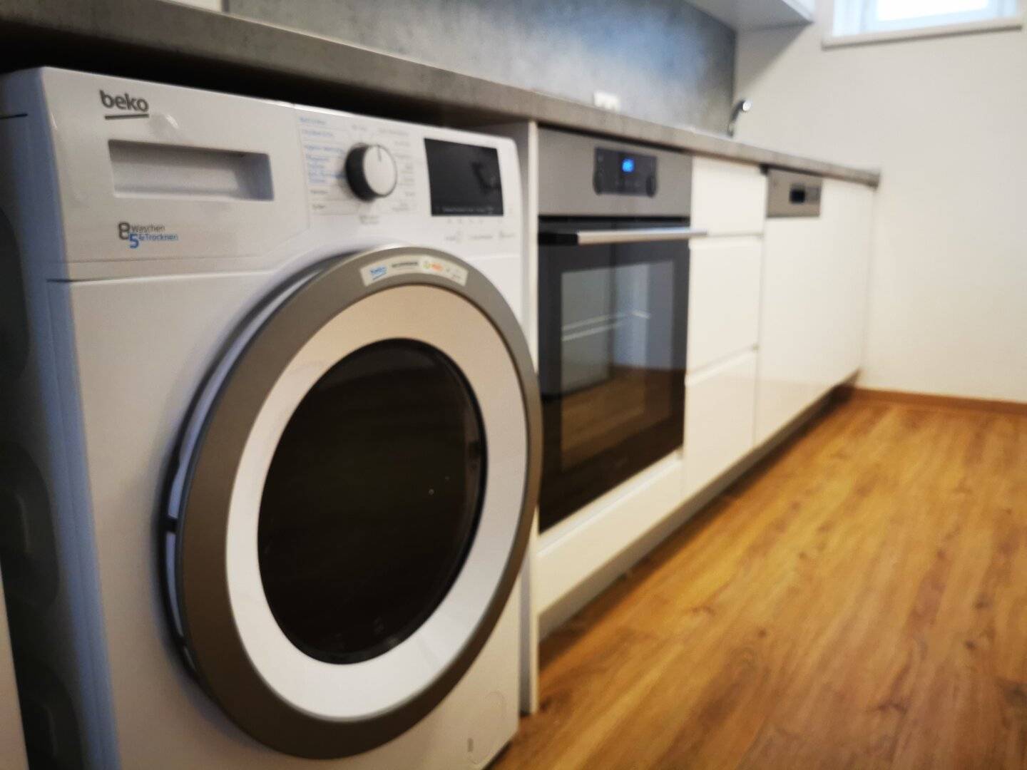 Flatshare room 1 min from U1 Troststraße All inclusive € 579/room Ideal for single or student