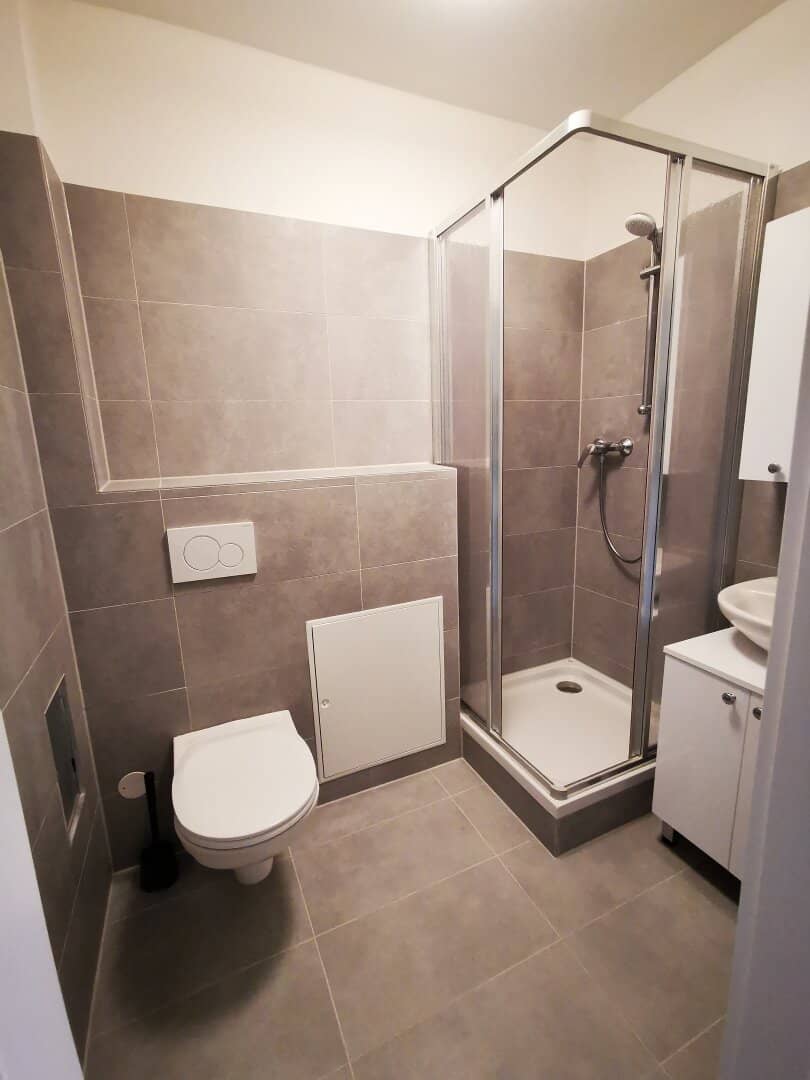 Flatshare room 1 min from U1 Troststraße All inclusive € 579/room Ideal for single or student