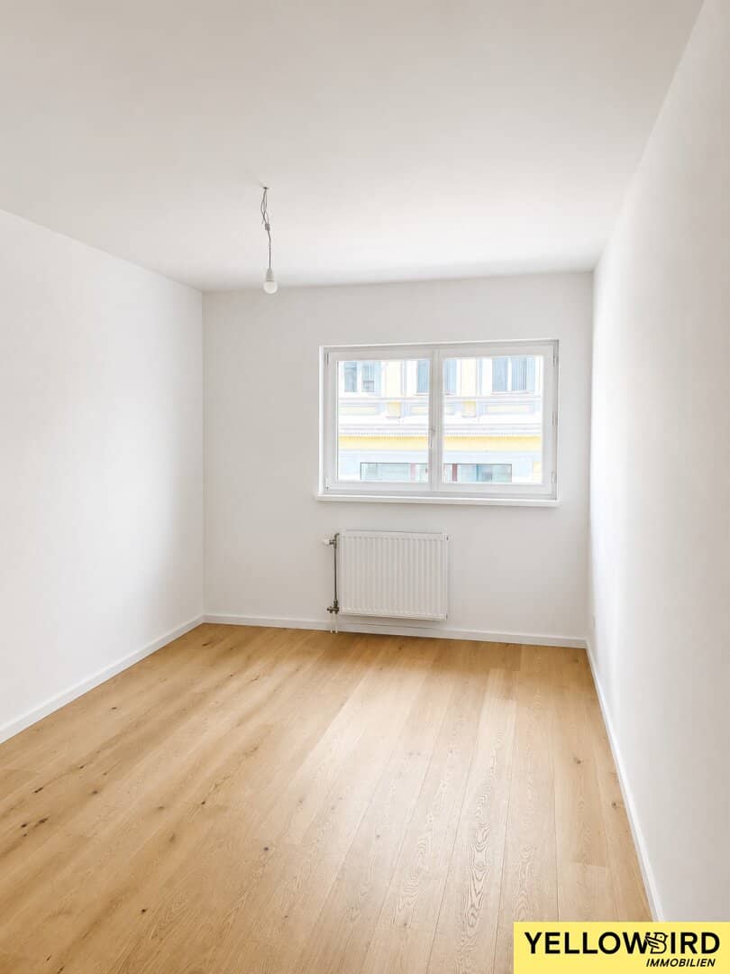 First occupancy after renovation I 2-room apartment including GARAGE PARKING SPACE I free rent I Attractive for investors I Central location in the 7th district