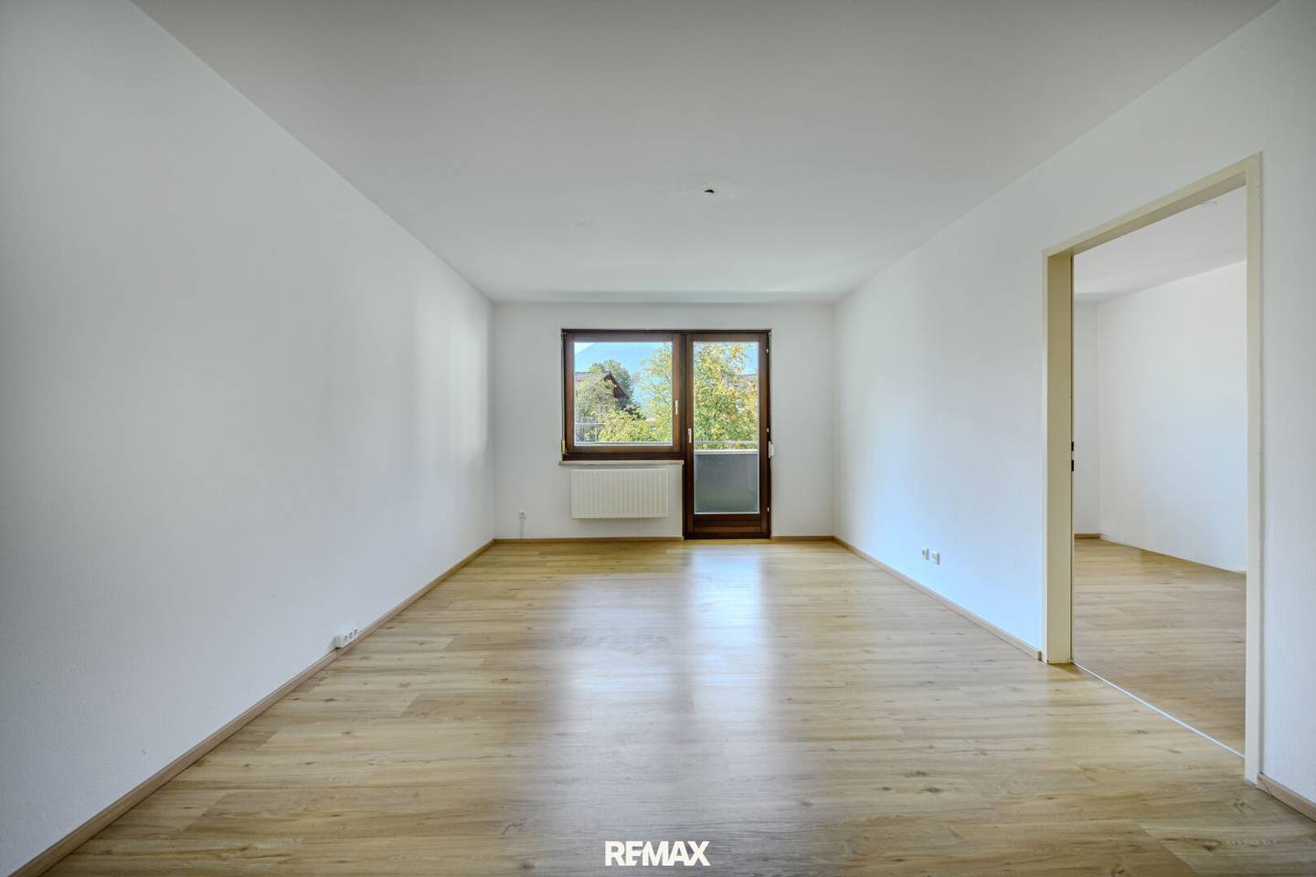 Starter's Luck with South Balcony - 2-room apartment in St. Johann im Pg.