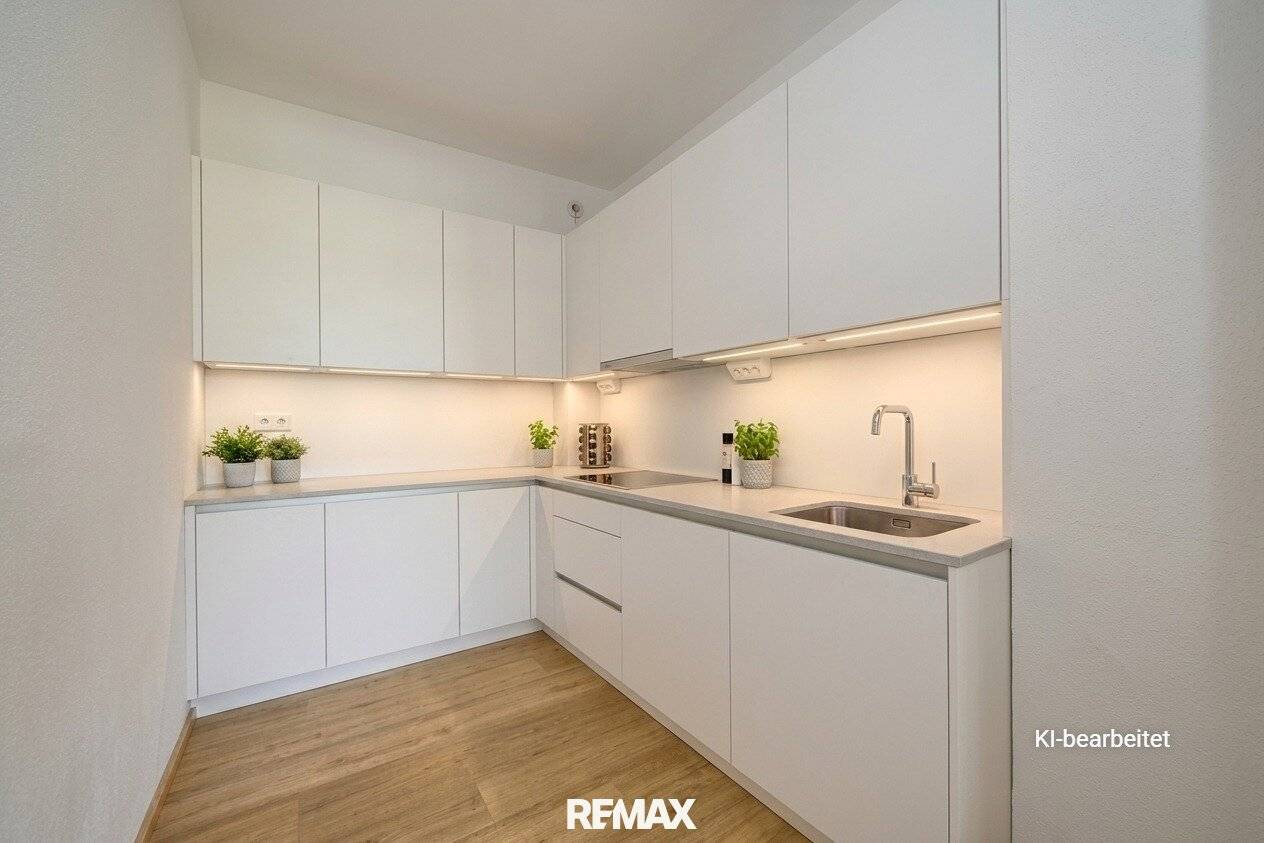 Starter's Luck with South Balcony - 2-room apartment in St. Johann im Pg.