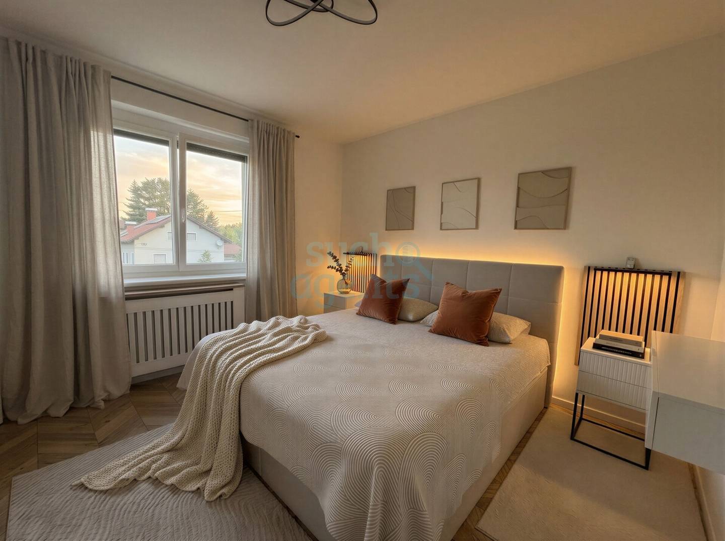 Renovated Wohnung with designer fireplace and green surroundings