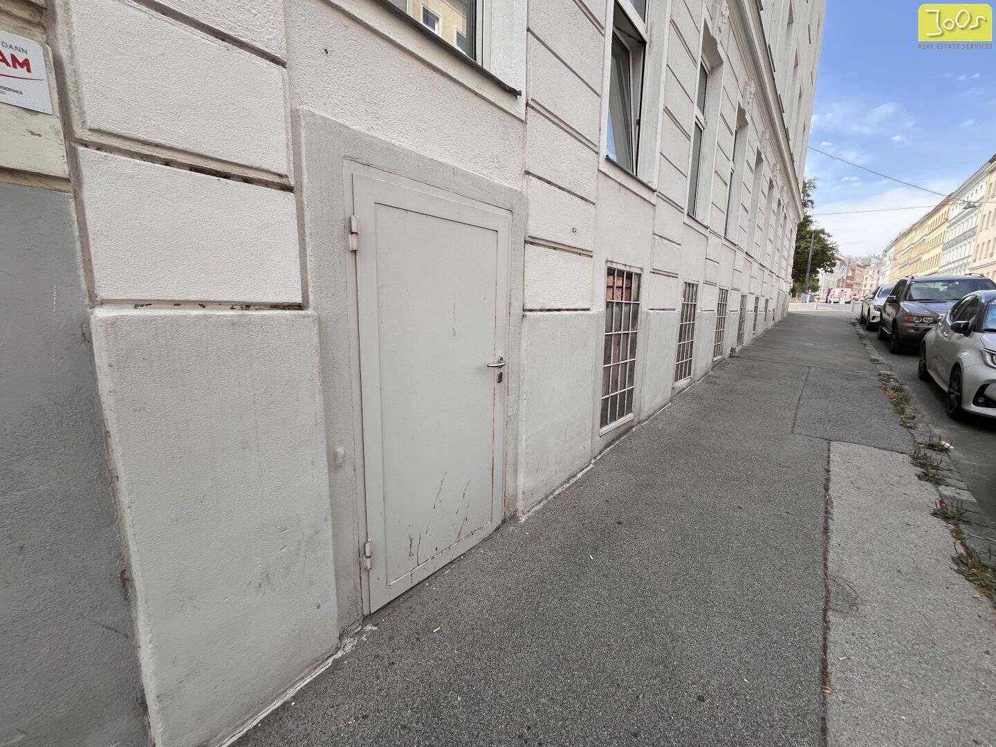 Spacious storage rooms near Matznerpark
