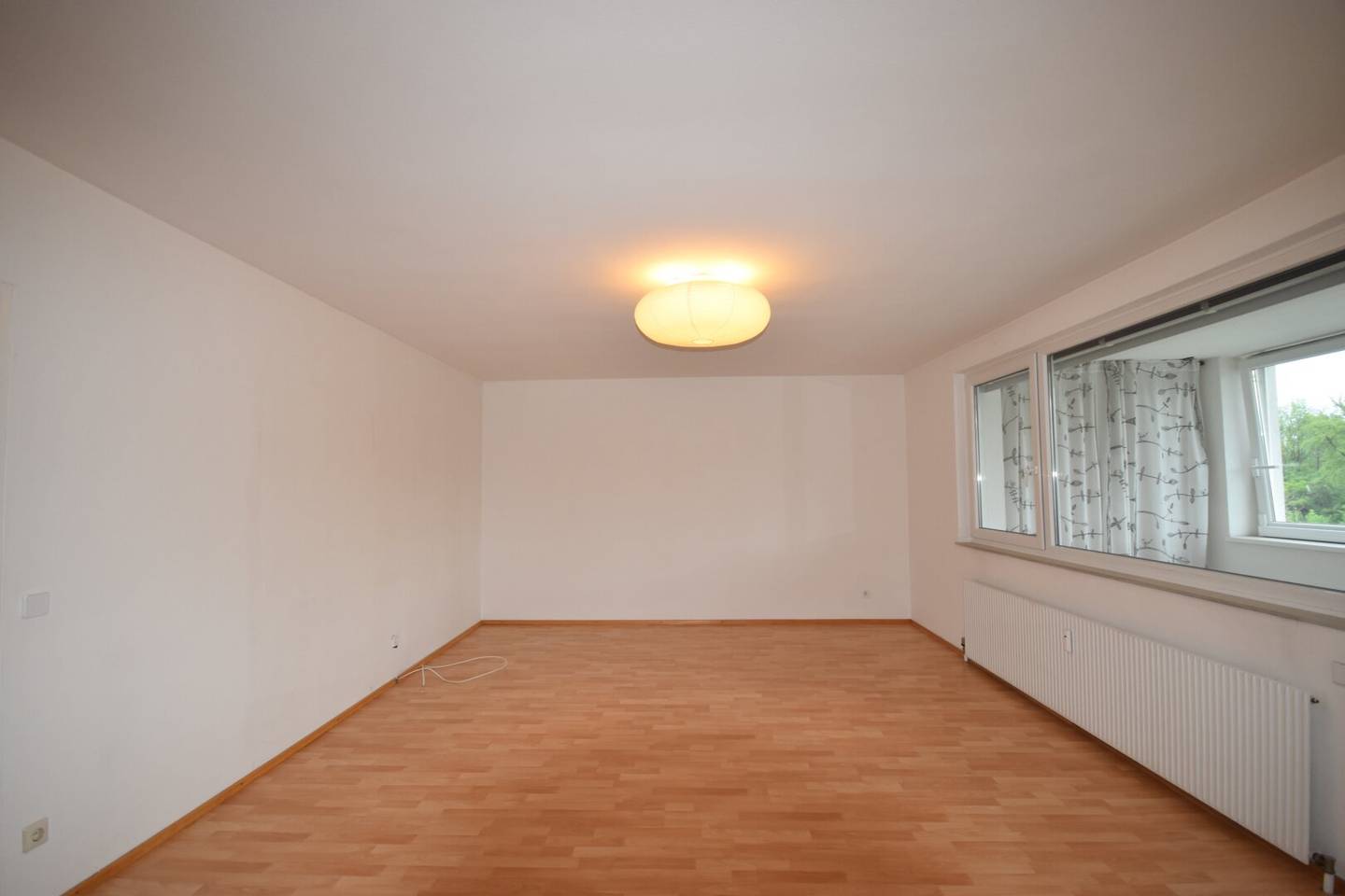 BERGHEIM - Large bright 3.5 room apartment with loggia near local railway stop