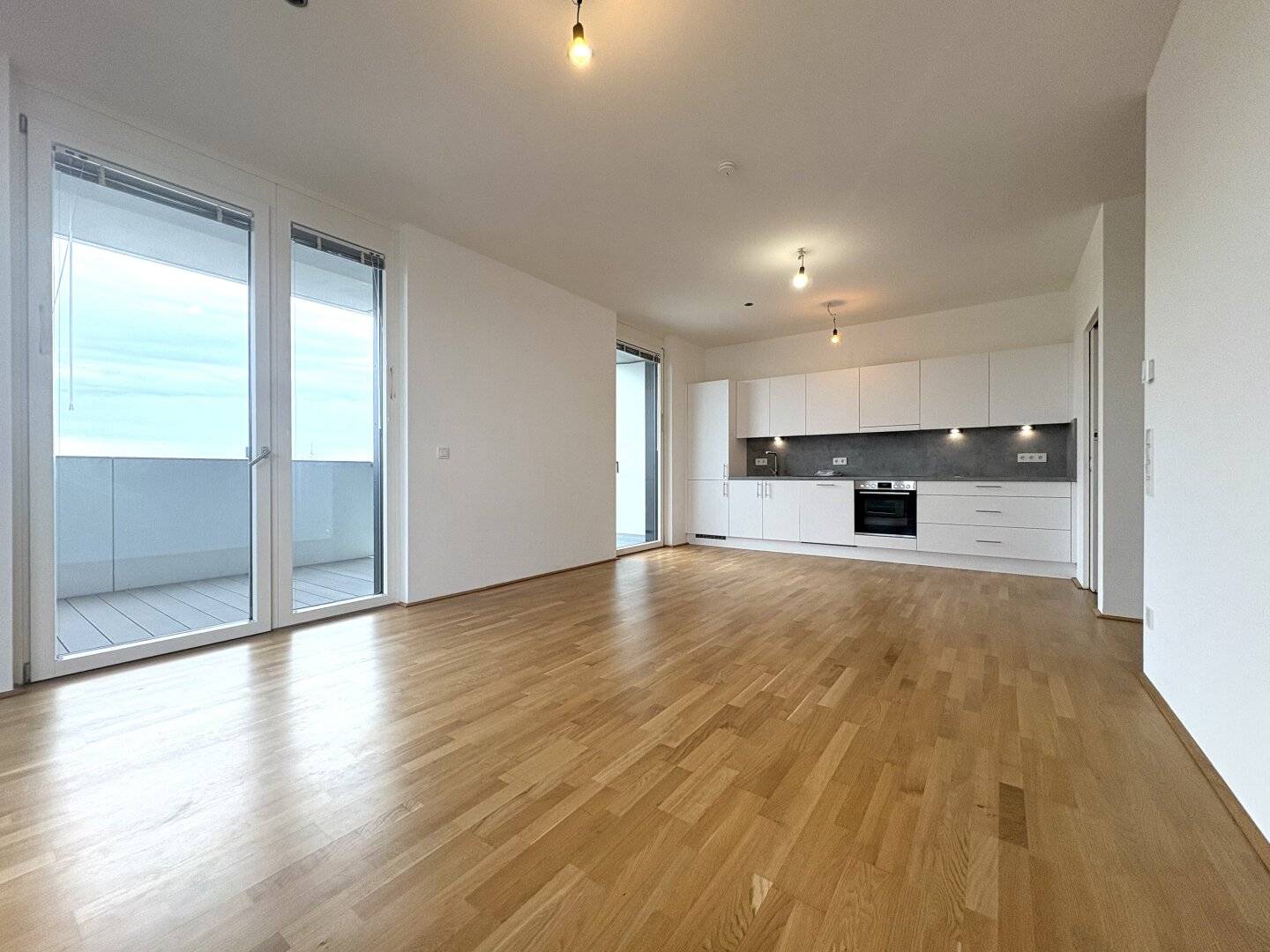 MARINA TOWER I Moderne 3 Zimmerwohnung mit Balkon und Loggia I Donaublick