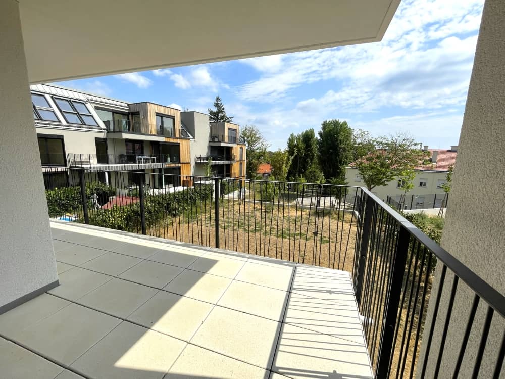 Erstbezug Wohnung mit sonniger Terrasse und Fernblick
