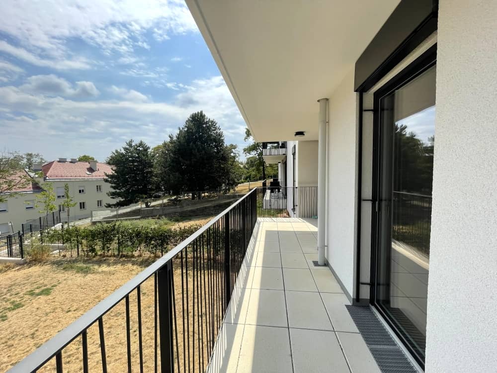 Erstbezug Wohnung mit sonniger Terrasse und Fernblick