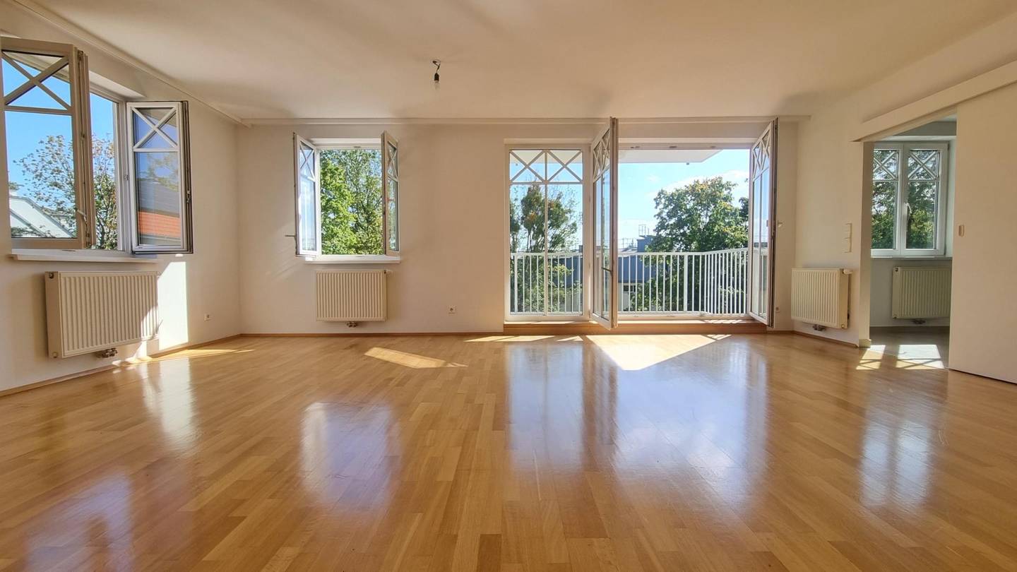 Sunny new build apartment with balcony