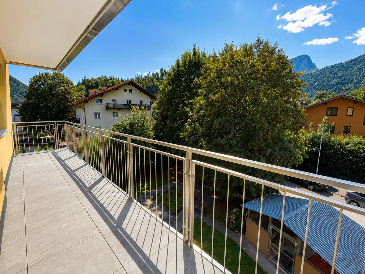 Sanierte Wohnung mit Südwestbalkon und Bergblick