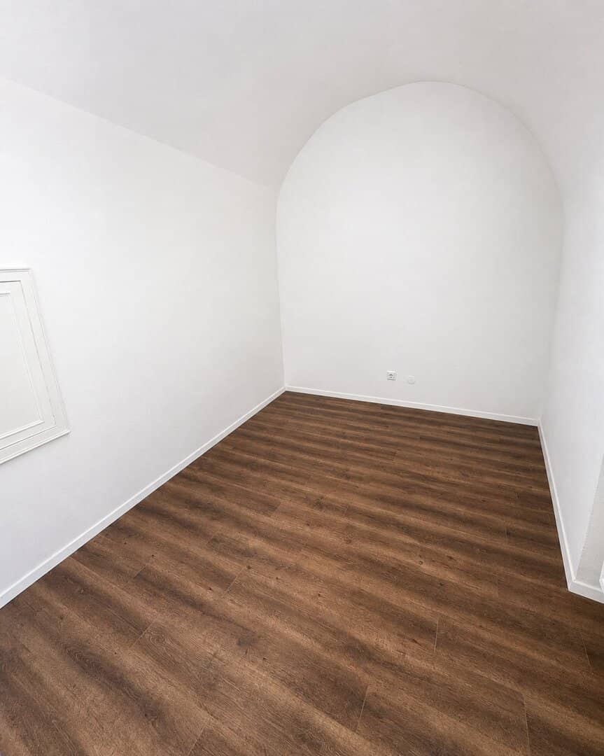 Charming 2-room apartment in prime downtown location of St. Veit