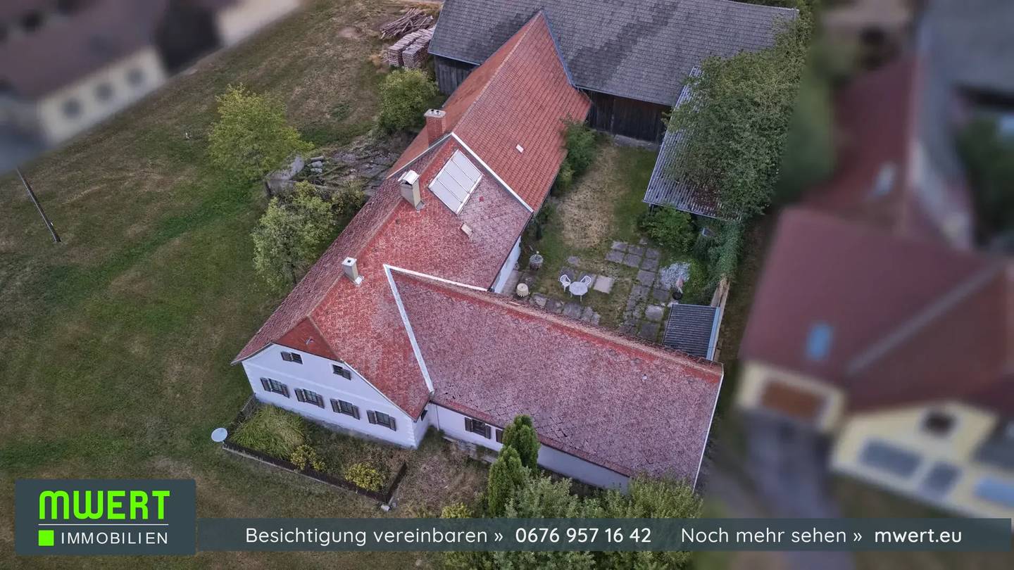Gepflegter Vierkanthof für Großtierhaltung geeignet