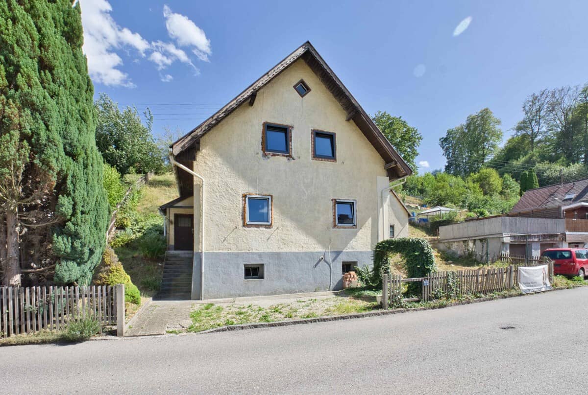 Wohnung mit Entwicklungspotenzial nahe Zentrum