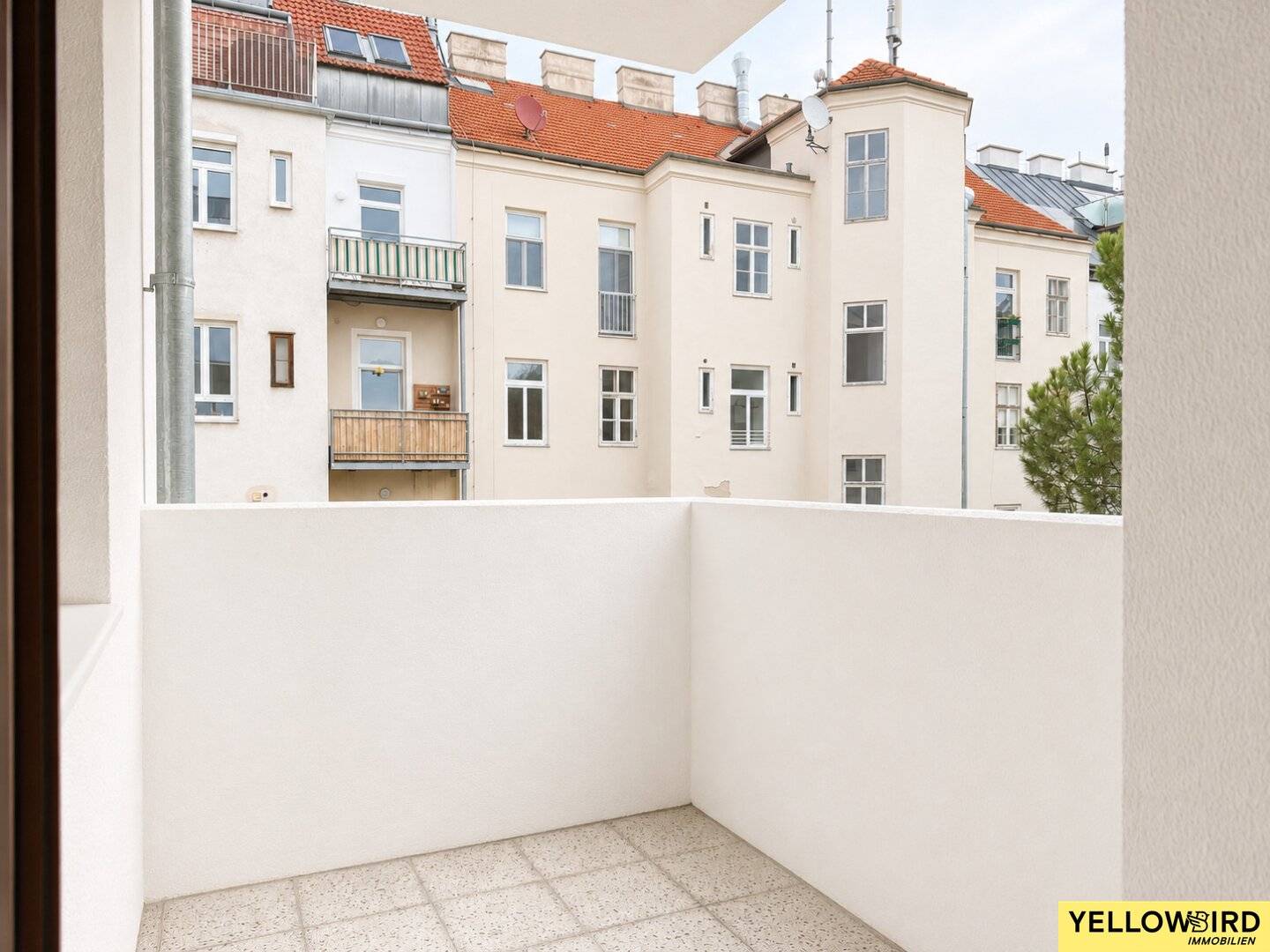 First occupancy after renovation I 3-room apartment I Loggia I Facing courtyard I FREE RENT I Attractive for investors