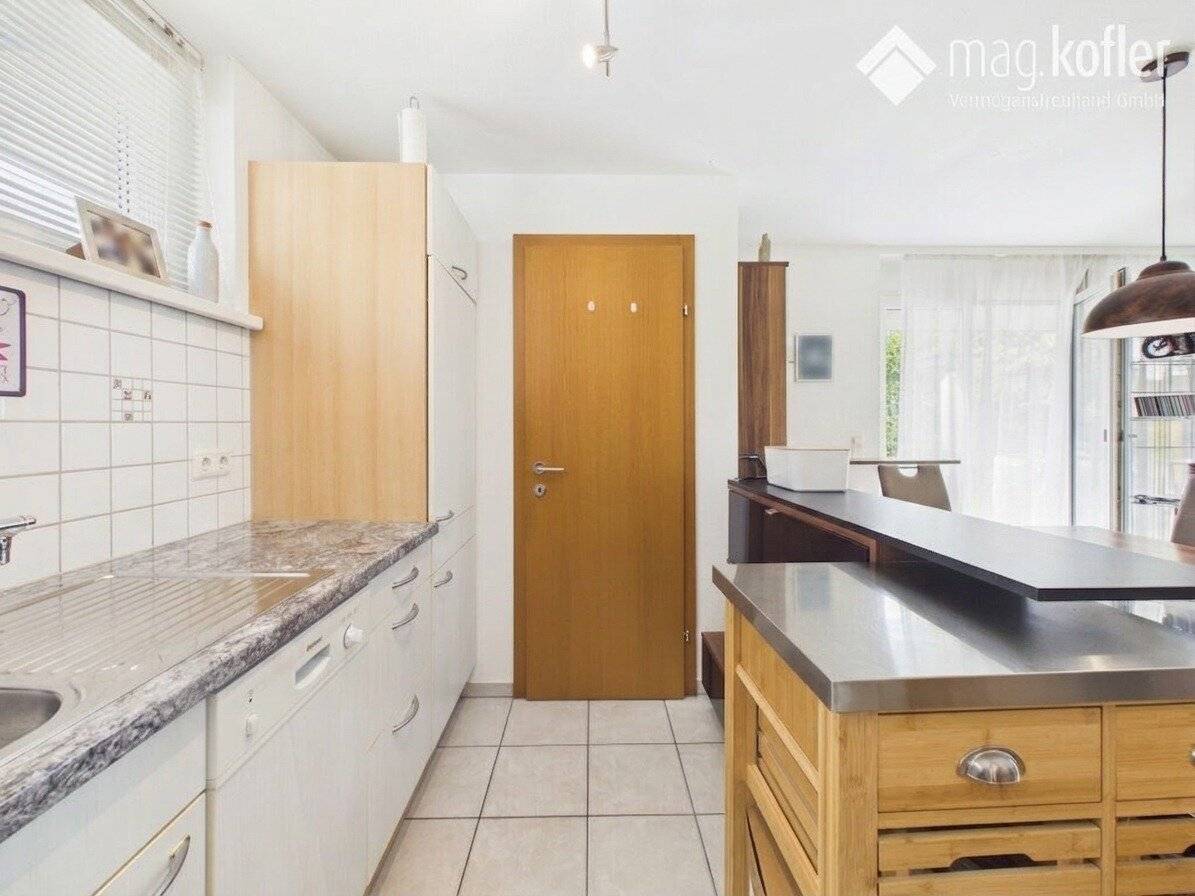 Cozy 2-room apartment with south-facing balcony and underground parking space in Götzis
