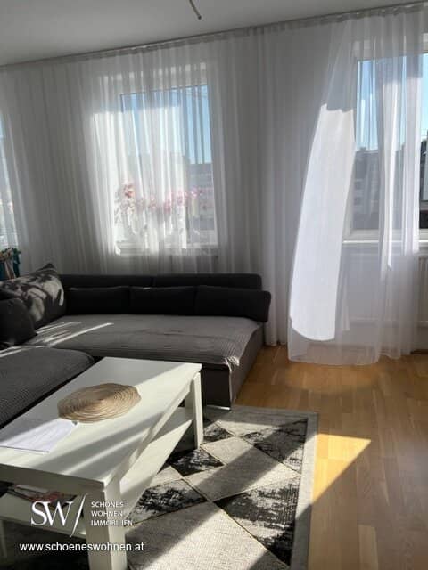 Rented investment apartment | Ideal for investors or owner-occupiers | 3-room family apartment | approx. 75 m² | 5th floor with lift | Distant view