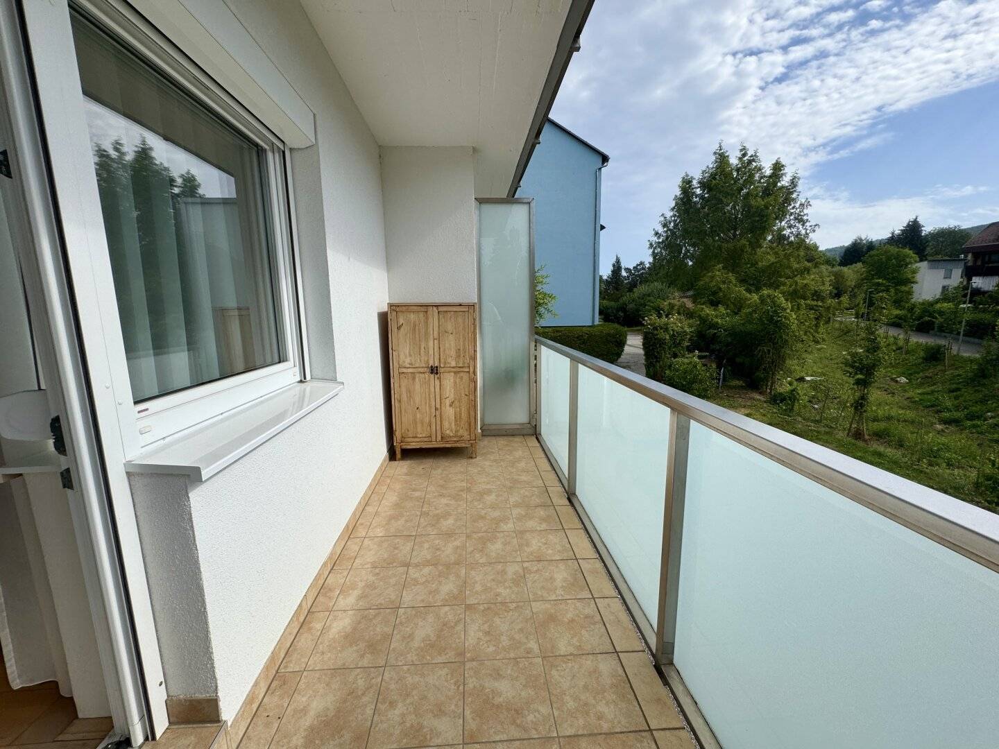 More than four walls – a home with perspective. Condominium with balcony and garage ...!