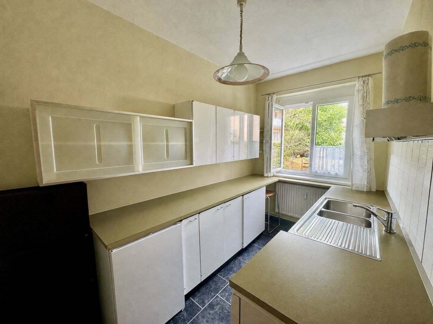 More than four walls – a home with perspective. Condominium with balcony and garage ...!