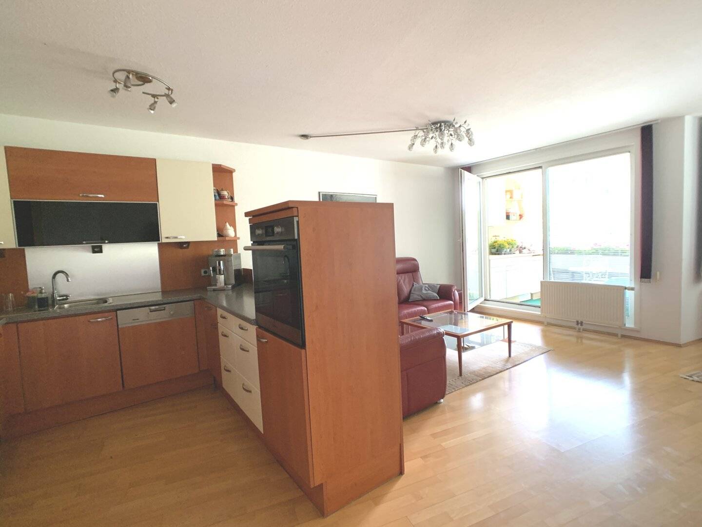 Modern living with loggia, pool and sauna attractive 3-room apartment in 1110 Wien