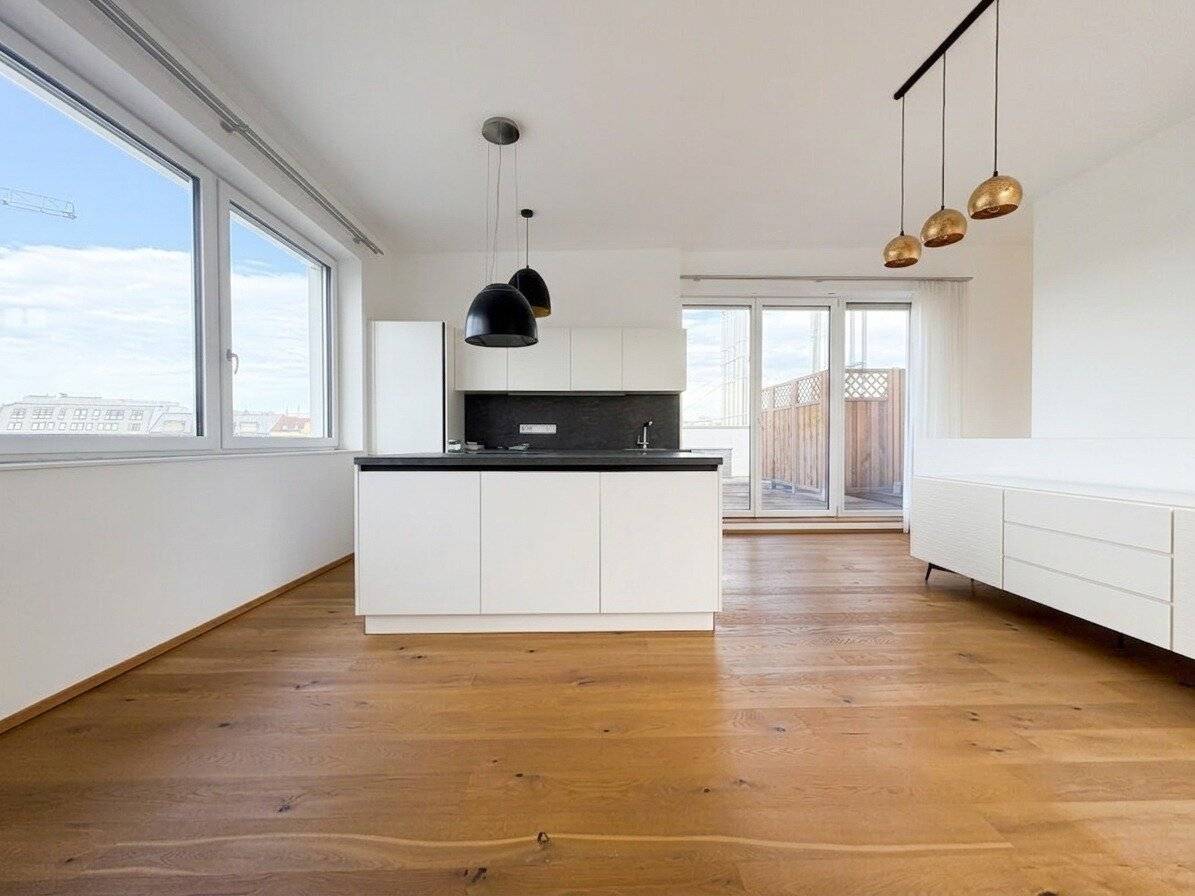 Exklusive 4-Zimmer-DG-Wohnung mit 2 Terrassen – Frei vereinbarer Mietzins