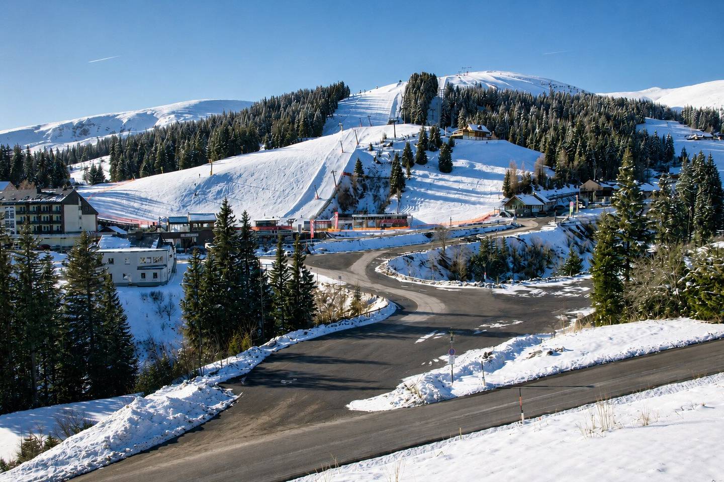 Alpines Baugrundstück im Skigebiet Lachtal — direktes Ski-out, Lift in 200 m, rechtskräftiger Bebauungsplan