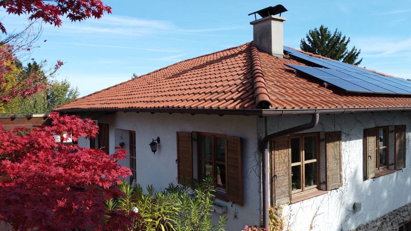 Charmantes Einfamilienhaus mit schönem Garten, Einliegerwohnung und Werkstatt