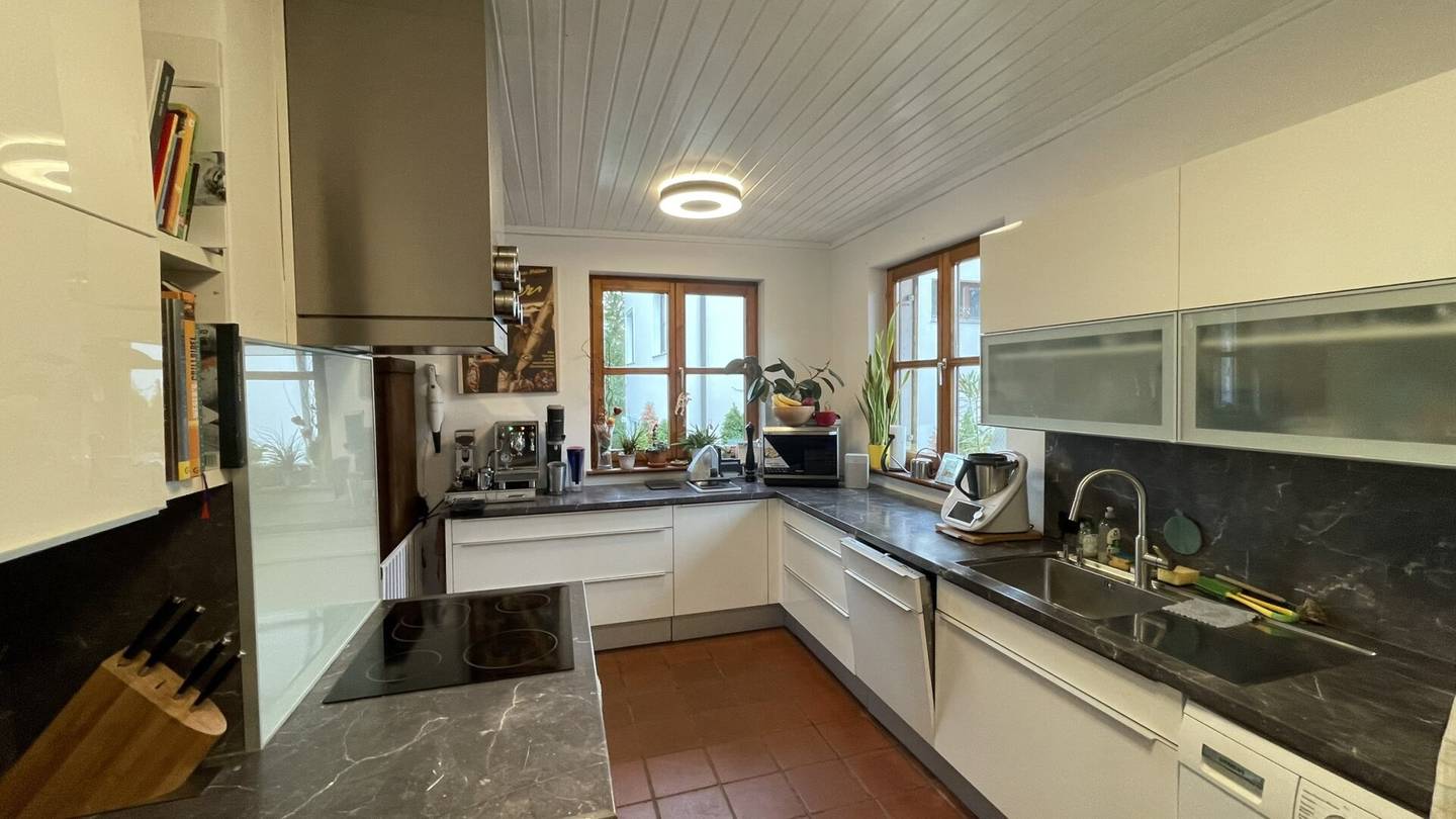 Charmantes Einfamilienhaus mit schönem Garten, Einliegerwohnung und Werkstatt