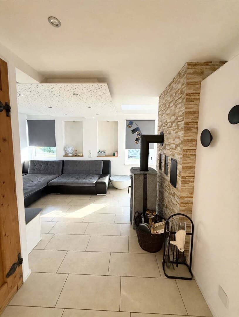 Ihr Wohntraum in Schlins – Zweistöckige Wohnung mit Terrasse und Bergblick