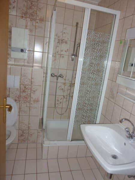 GRÖDIG - Small 2 room apartment with balcony and parking space