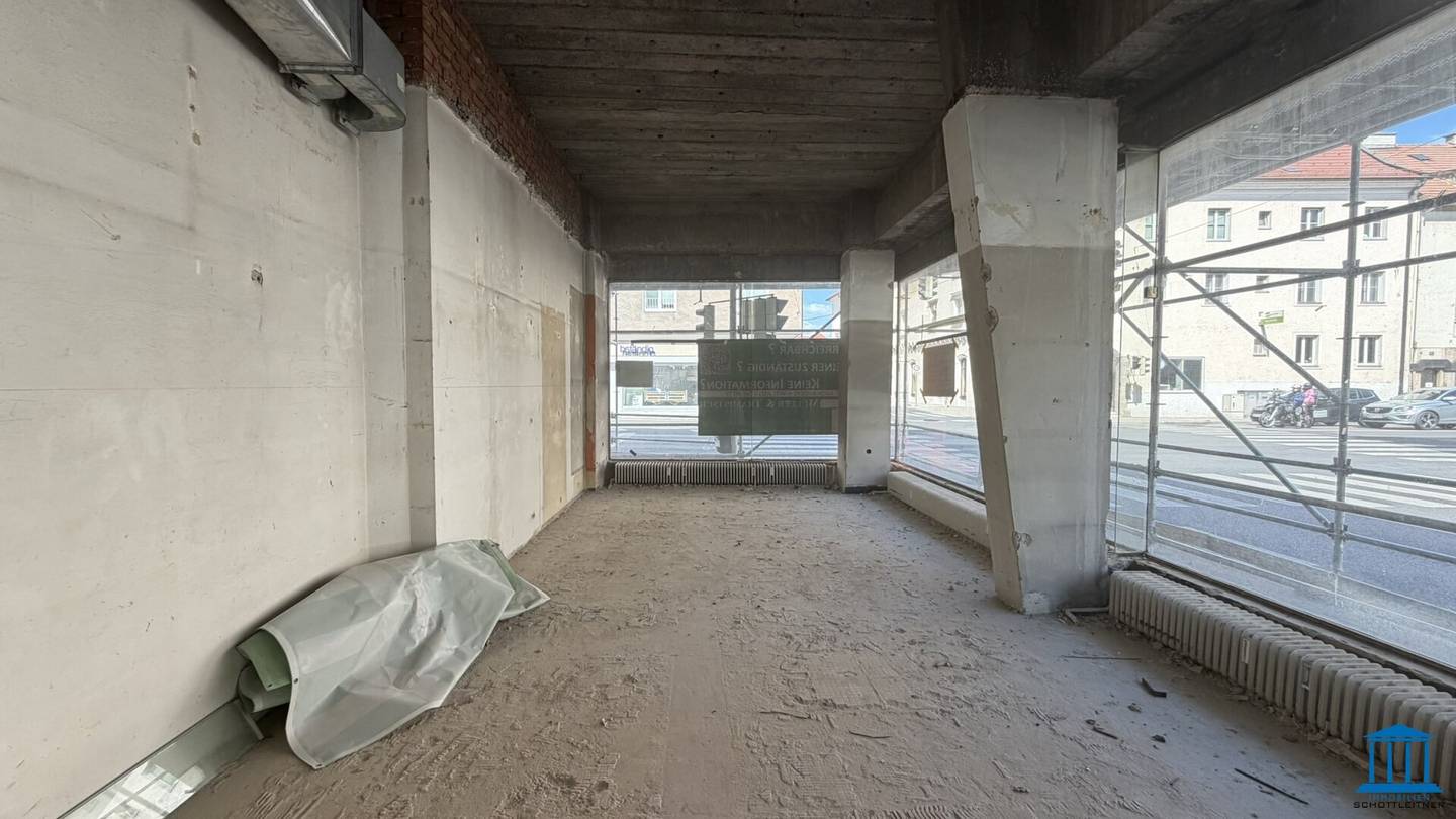 Commercial property in shell condition - tenant-specifically adaptable office(s) in a busy corner location