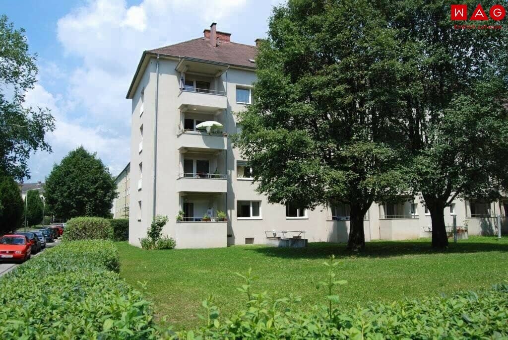 4020 Linz/Bindermichl | Teuflstraße 15 – Bright 3-room apartment with balcony and elevator Attention the apartment is under renovation Available from 01.09.2026