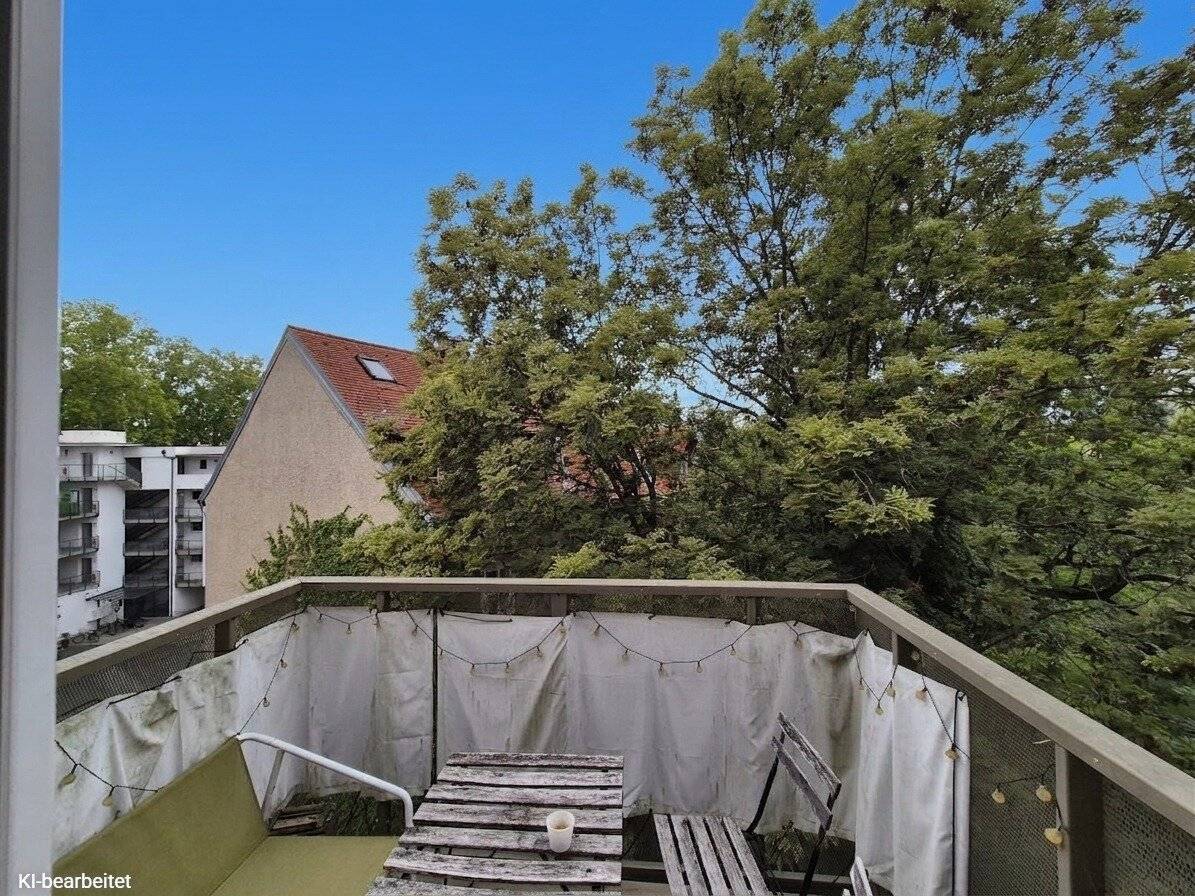 Cozy 2-room apartment on the 3rd floor directly next to LKH Graz – available from November