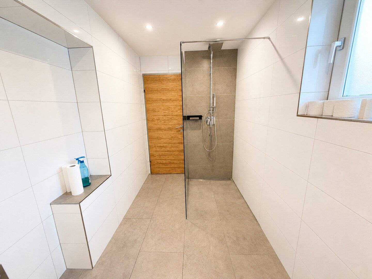 Stylishly renovated 2-room apartment with parking space in the center of Grödig