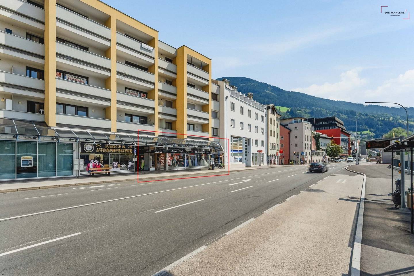 Zentrale Geschäftsfläche mit großer Schaufensterfront Wohnung