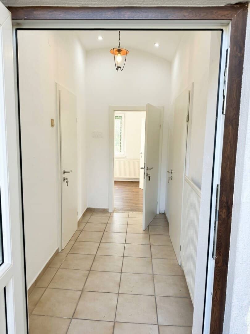 Charming 2-room apartment with terrace and parking - 56 m²