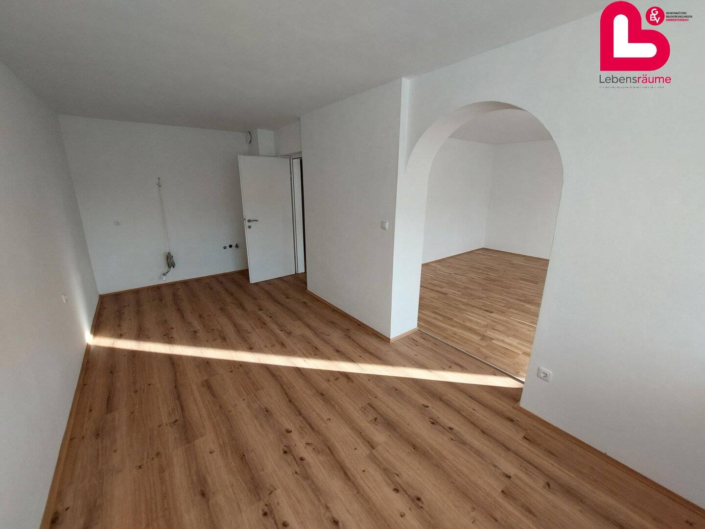 Beautiful 3-room apartment in Wels with loggia and underground parking space