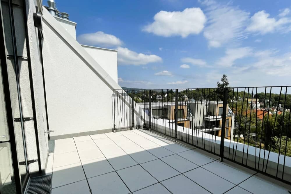 Lichtdurchflutete Maisonettewohnung mit Terrasse und Fernblick