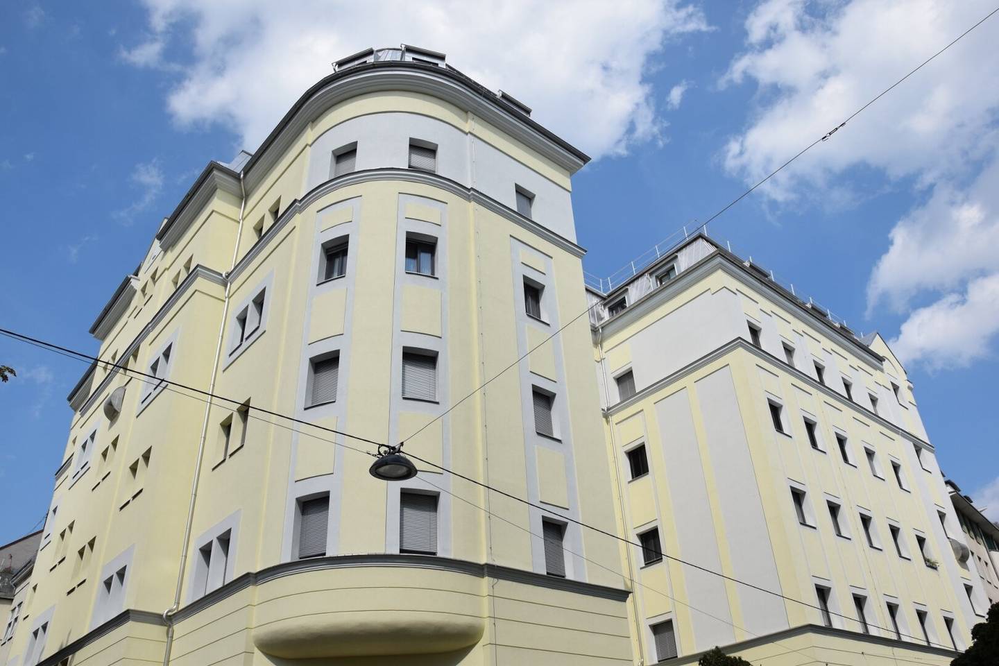 Canisiusgasse 8-10 | Stacker parking