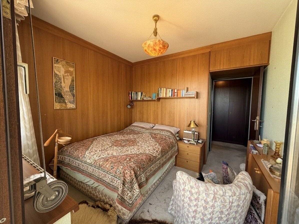 2-room attic apartment with garage parking space - 2 roof terraces - sauna and swimming pool in the building - and approx. 3,800 m² communal garden